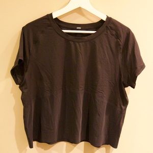 Lululemon cropped workout tee